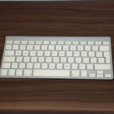 Apple A1255 Wireless Bluetooth Keyboard Silver UK Layout Mac Compatible