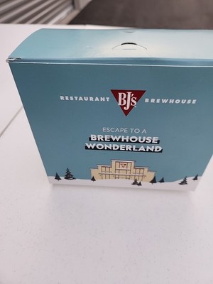 BJ's Restaurant Brewhouse 2 Glasses Gift 16 oz Committed Double & Hopstorm IPA