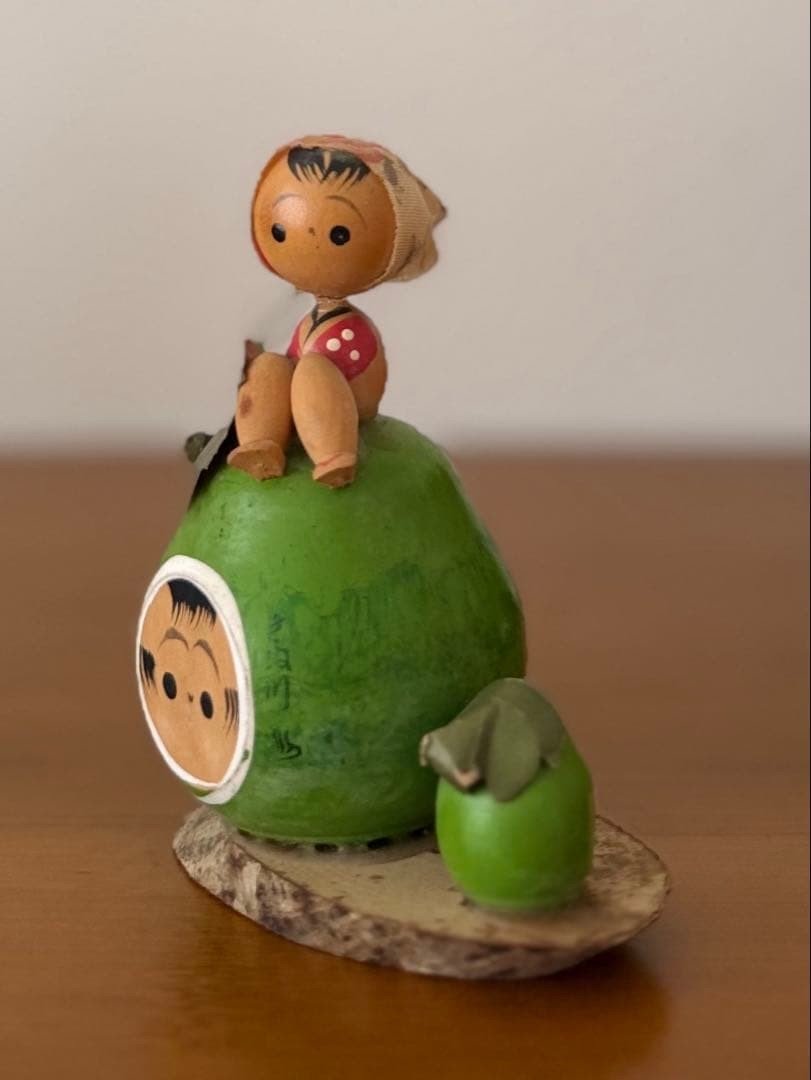 Kokeshi Pear Motif Showa Retro Wooden Doll 10.5cm Vintage Collectible