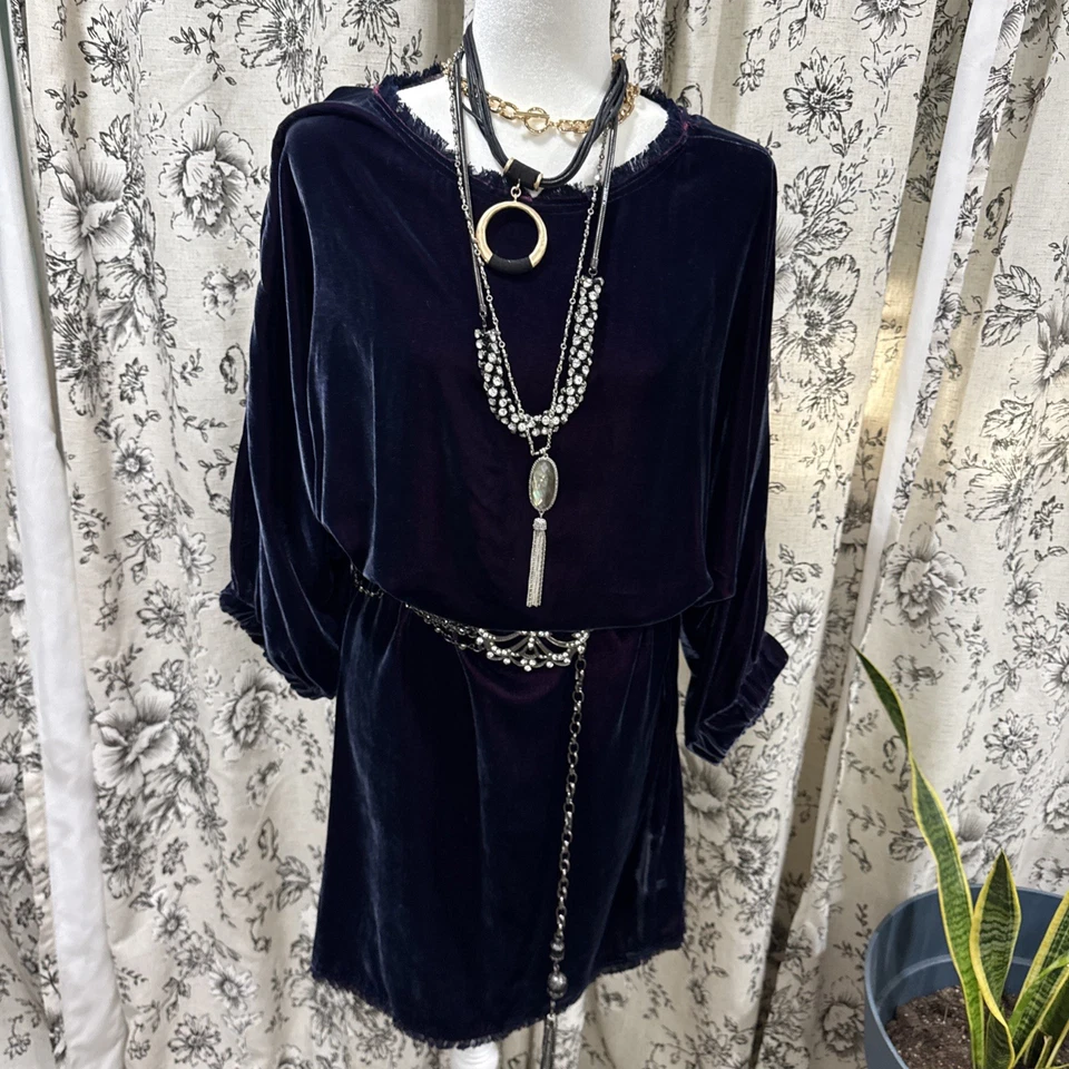Elegante vestido de terciopelo talla Lg. Vestido Sundance azul marino Foto 2 de 2
