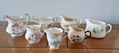 7 MISMATCHED VINTAGE BONE CHINA MILCHKÄNNCHEN TEESTUBEN HOCHZEIT TOP