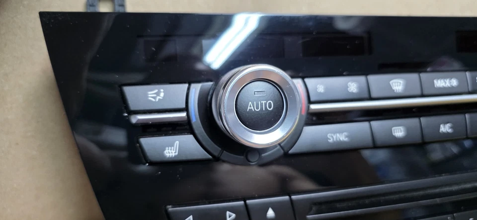 2014 - 2018 BMW X5 F15 HEATER A/C CD TEMPERATURE CLIMATE PANEL 9352873-01 - Image 2 of 4