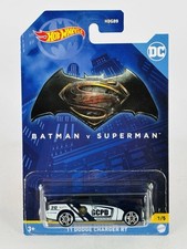 Hot Wheels Batman V Superman - 11 Dodge Charger RT