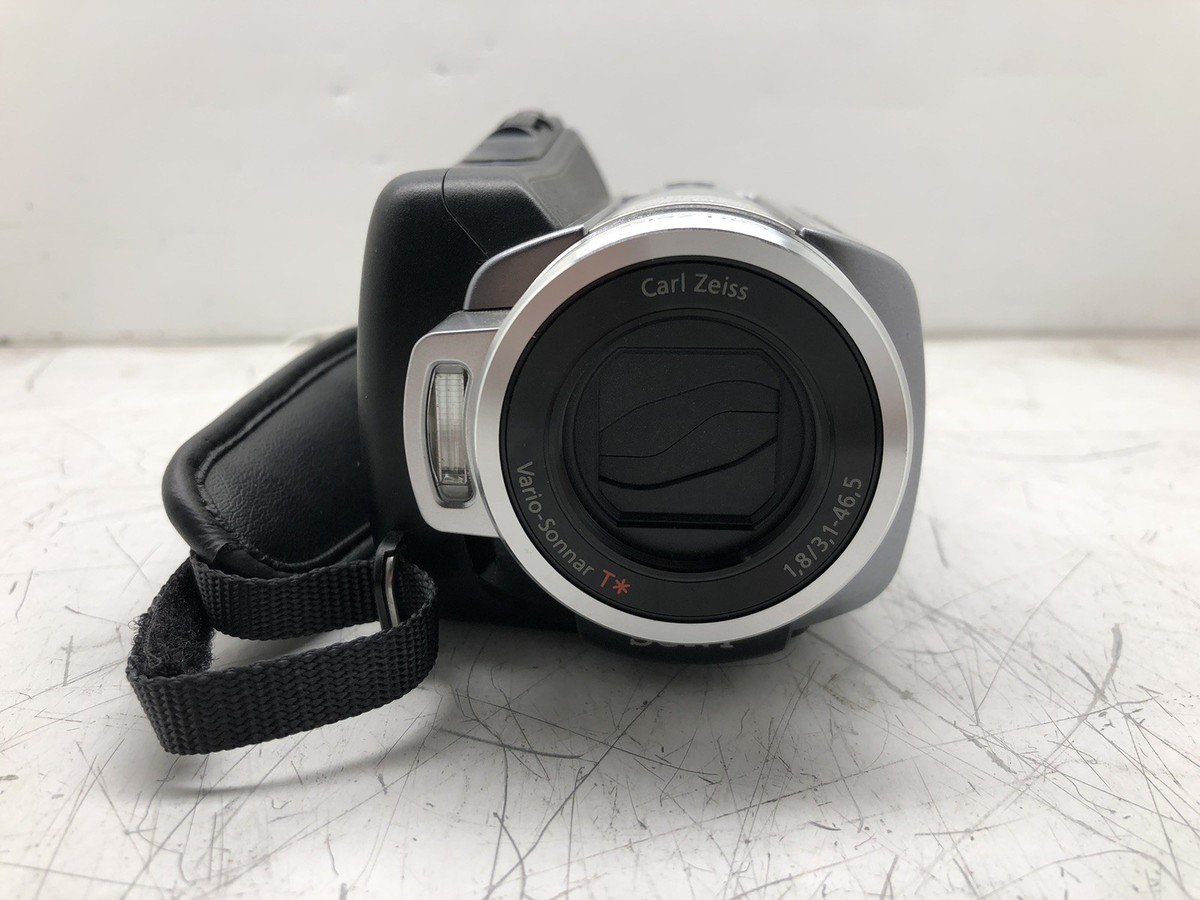 SONY SUPER STEADY SHOT DCR-SR220 HANDYCAM DIGITAL COMPACT