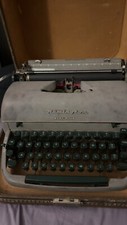Vintage 1940’s Portable Royal Quiet De Luxe Typewriter Leather Hardshell Case thumbnail