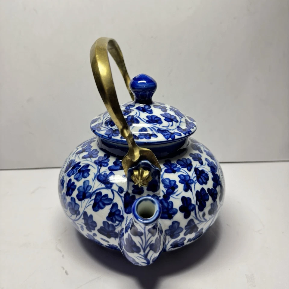 Hermosa tetera china de porcelana azul y blanca Foto 3 de 4