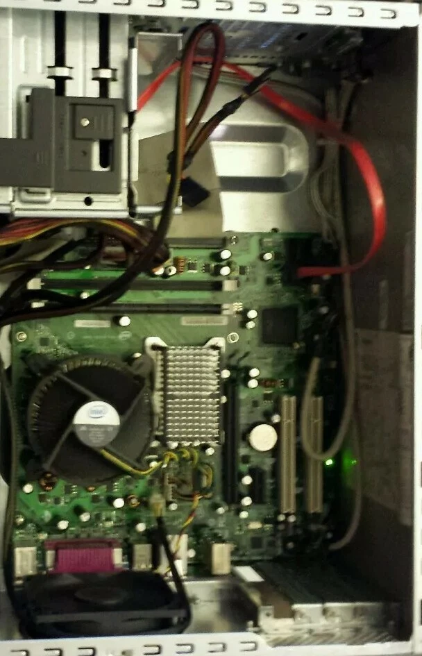 Computadora de escritorio D97573 775 mini torre CPU de doble núcleo E5200 2,50 GHz SIN HDD OS RAM Foto 4 de 4