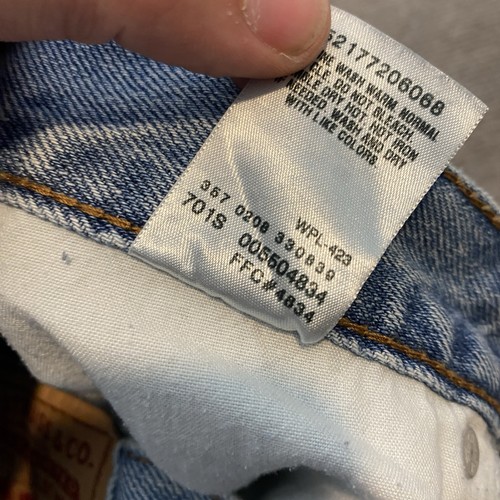 VTG Levi's 560 Jeans Y2K Baggy Mens 33 Fits 32x29 Loose Fit Denim Distressed - Picture 5 of 12