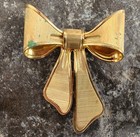 Vintage 1961 Sarah Coventry Leaf Gold Tone Pin, 1 Avon, 3 Others — photo 2