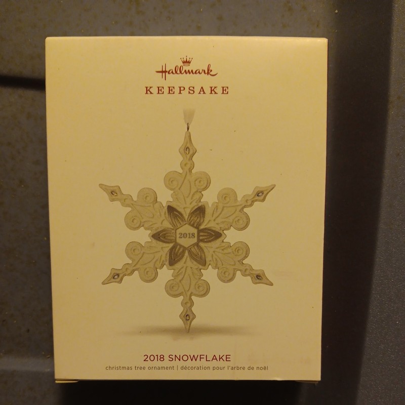 Hallmark: 2018 Annual Porcelain Snowflake Keepsake Christmas Ornament 