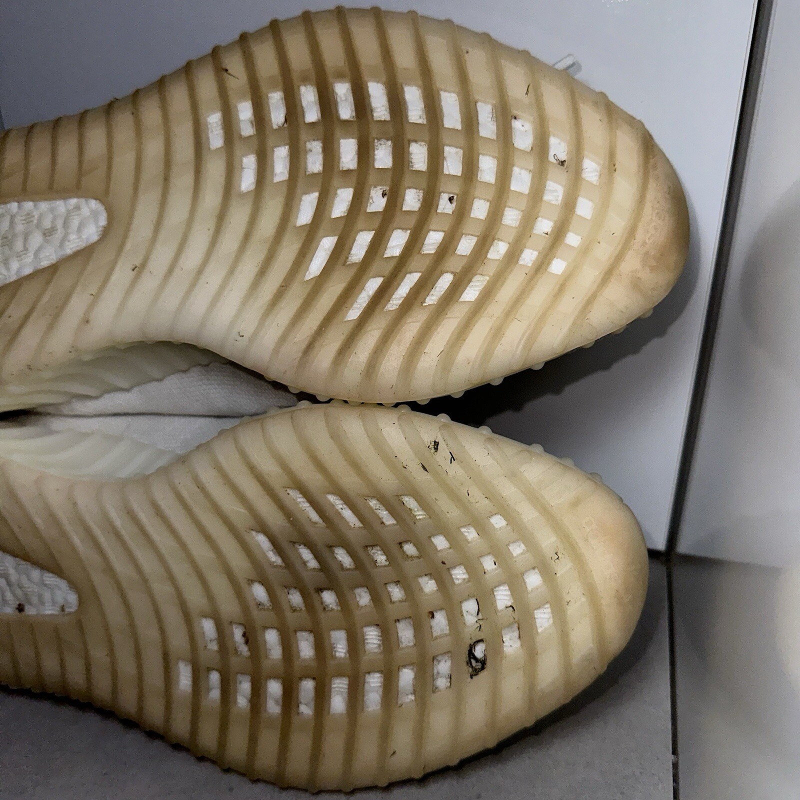 Mens ADIDAS YEEZY Boost 350 V2 Bone Sneakers Size US 11 thumbnail 17