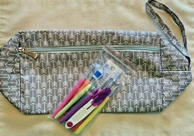 Yarn Project Storage Travel Bag w/Set of Ergonomic Crochet Hooks And Accessories