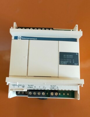 1 x Schneider Twido TWDLCAA10DRF Programmierbare Steuerung SPS