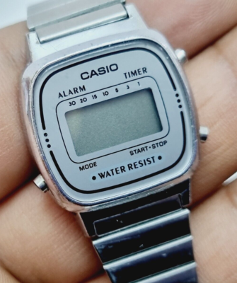 CASIO women's digital Watch Silver tone LA670W 3191 25mm - FOR