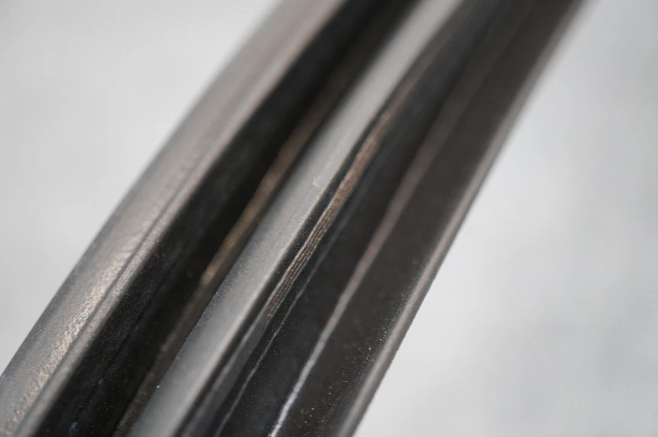 🔅2014-2017 MAZDA 6 TOURING 2.5L OEM. RUBBER FRONT RIGHT/LEFT DOOR 61130358 F12 - Image 3 of 4