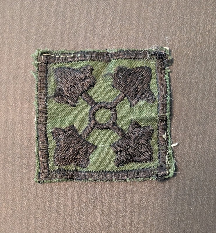 Vietnam War US Army 4th Infantry Division Patch Theater Made Newspaper Back Ivy