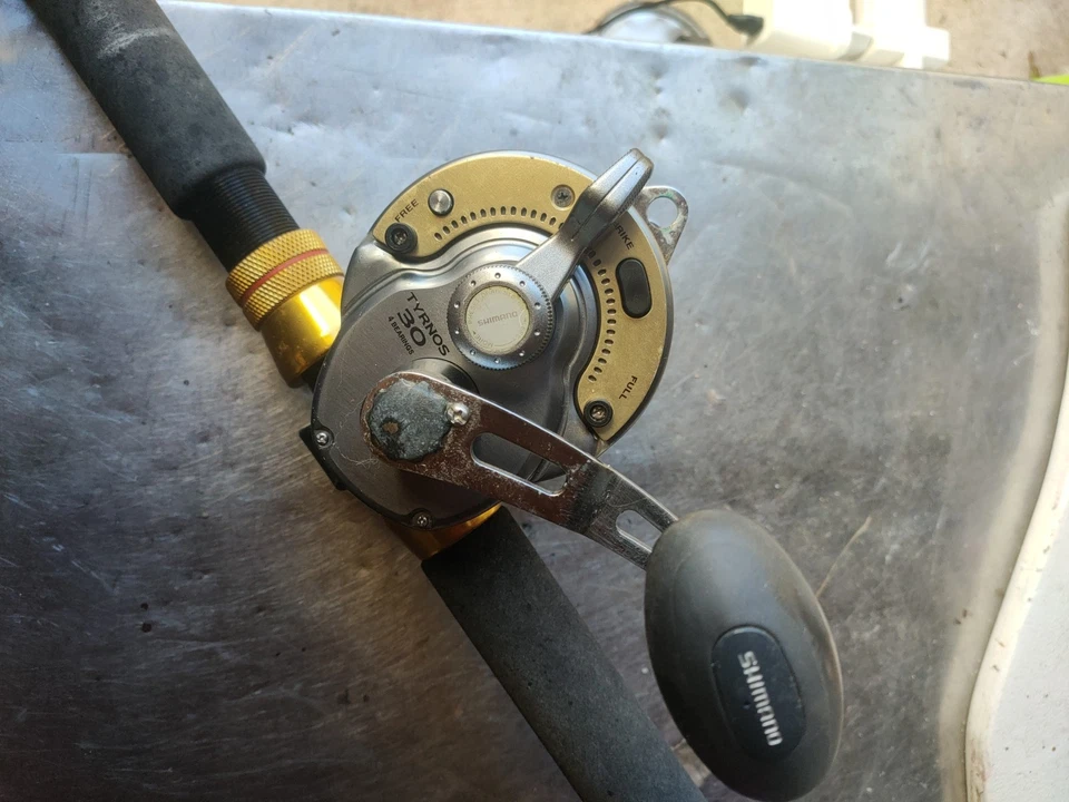 Shimano Tyrnos 30 Lb Doppia Velocità mulinello per la pesca a traina Trolling re - Immagine 2 di 4