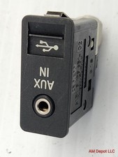 2009 BMW 135i 128i E82 E88 USB AUX-In Socket ...