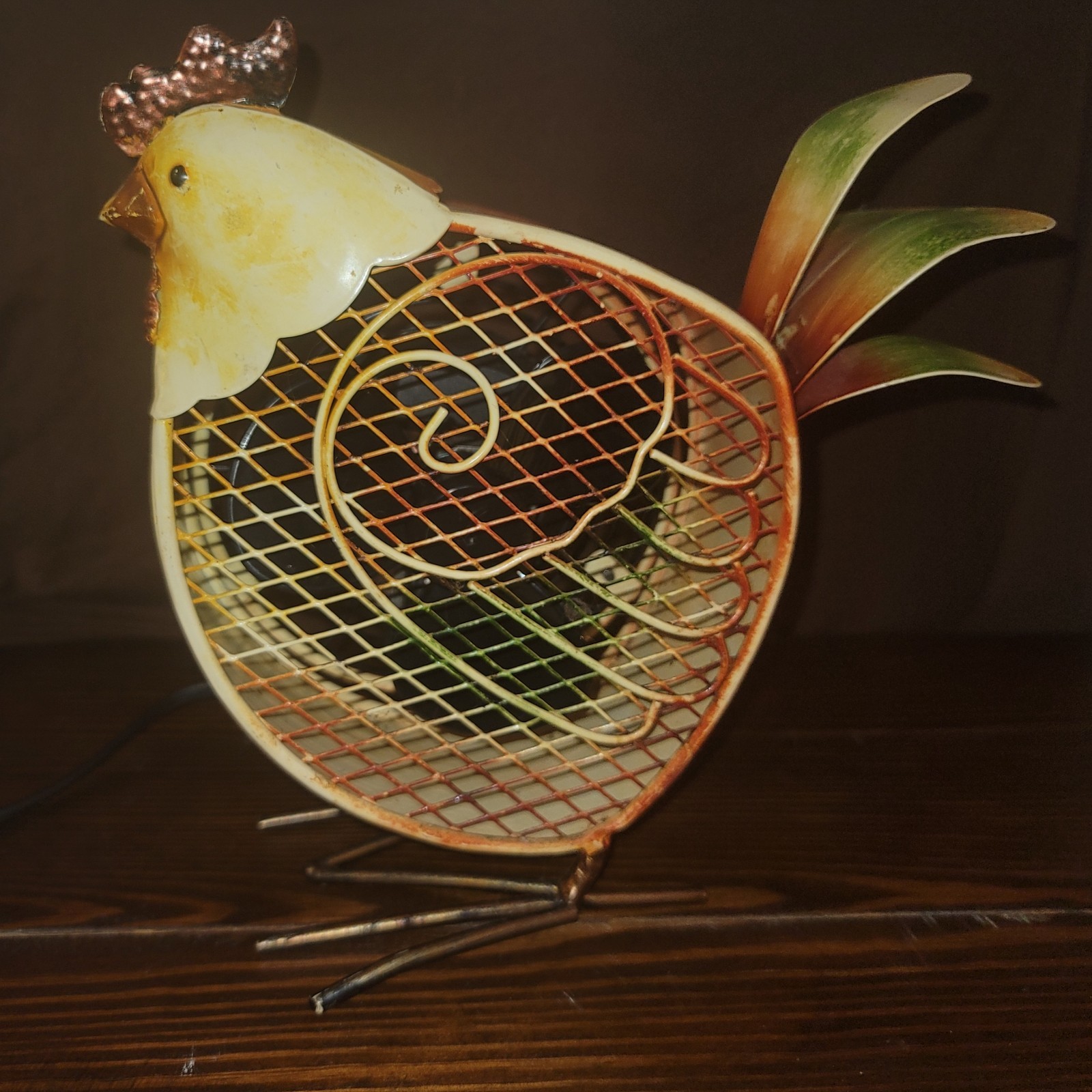Deco Breeze Chicken Electric Fan Metal Rooster  Farmhouse Decor Unique DBF2410