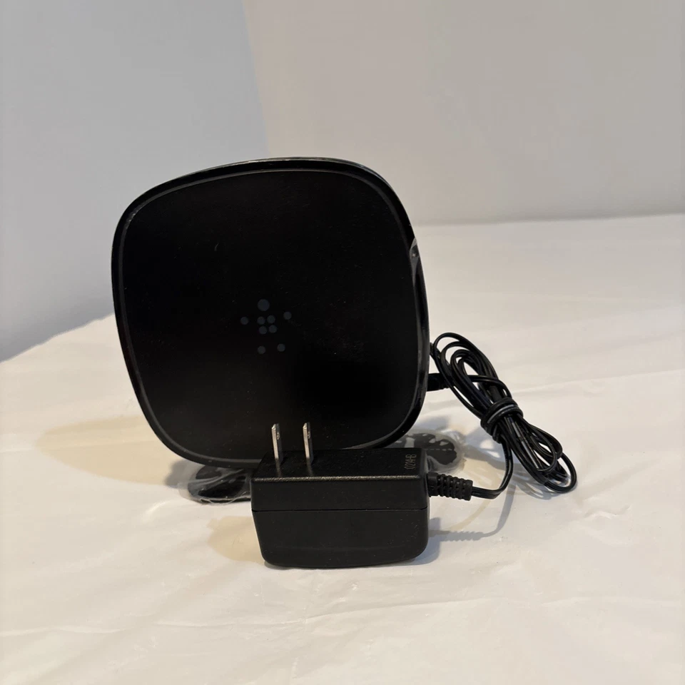 Belkin N450 DB 4-Port 10/100 Wireless N Router F9K1105V3 With Power Cord Used - Image 3 of 4