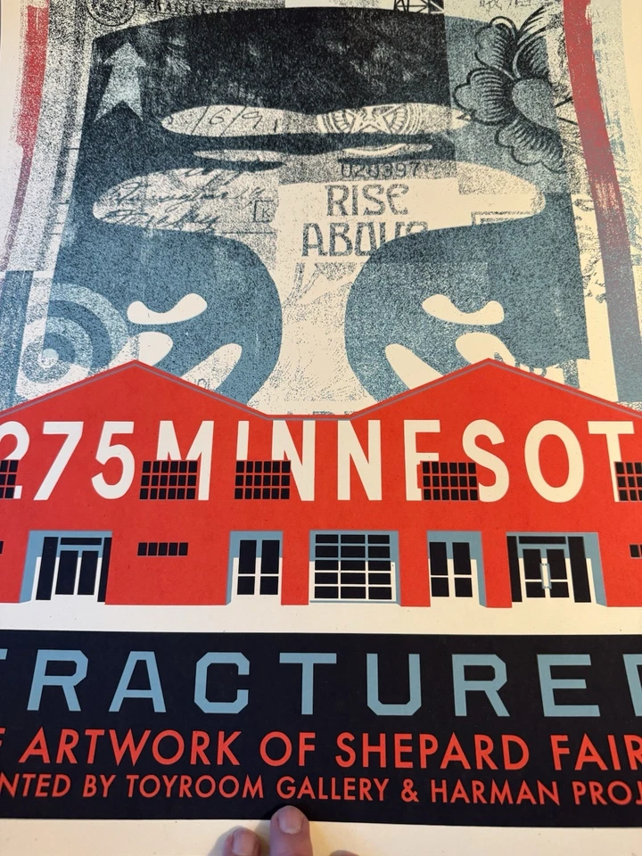 Shepard Fairey - 破损展览印刷品 - 2025 - 签名和编号 — 第 4/4 张图片