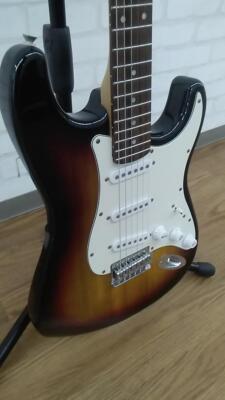 BUSKER'S　Stratocaster　Model Busker's Stratocaster Electric Guitar Used Shipping From