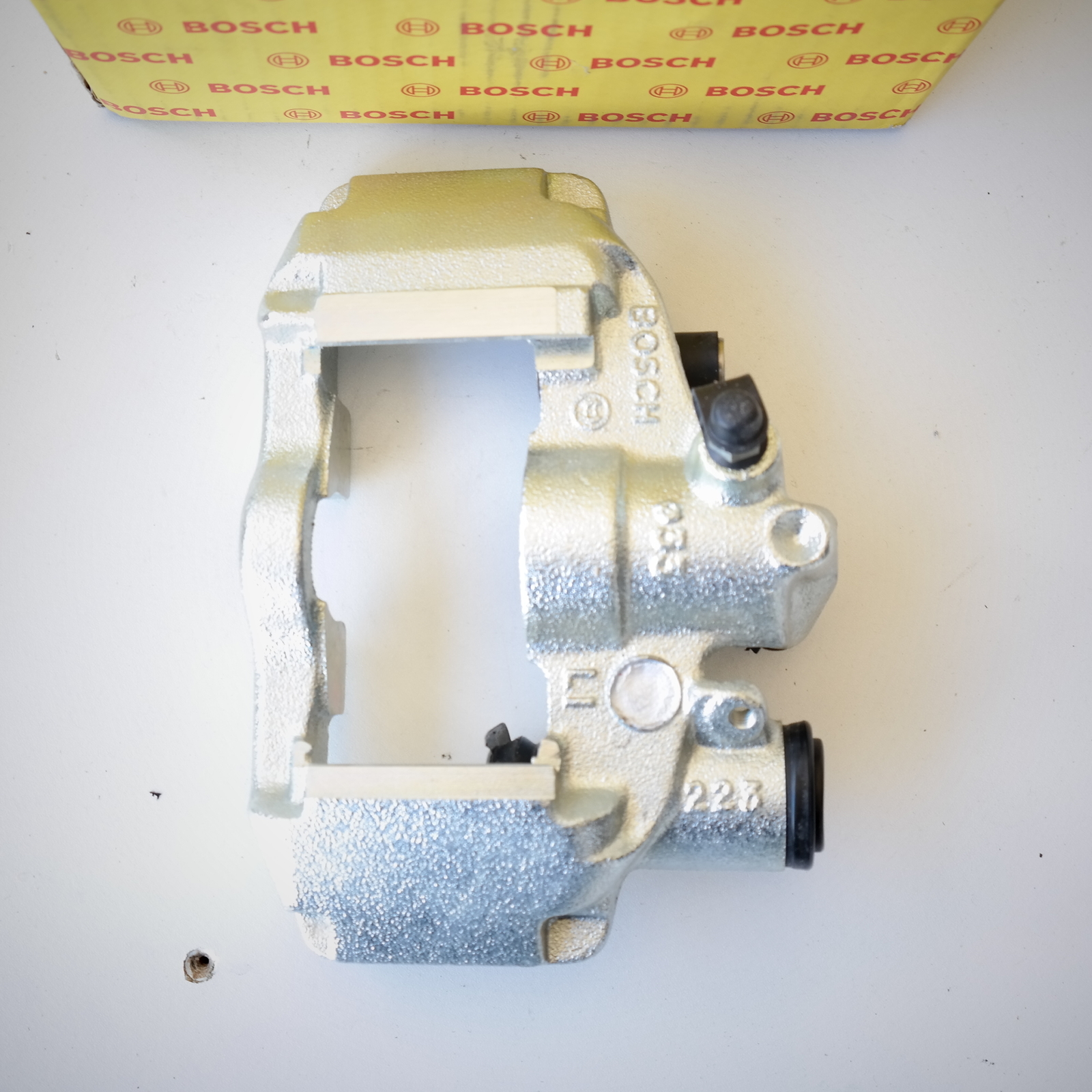 Étrier de frein Bosch 0204102916 pour Mercedes Vito et Classe V sans consigne