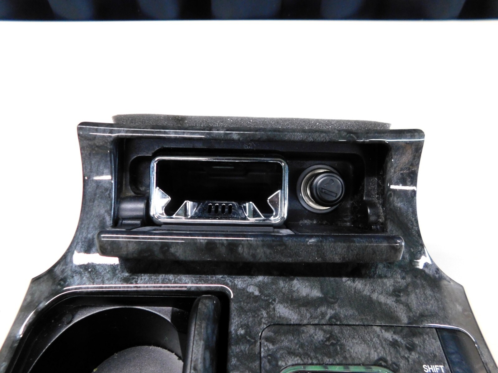 Toyota Crown Royal Saloon GRS180 Series Center Console Panel Shifter Indicator