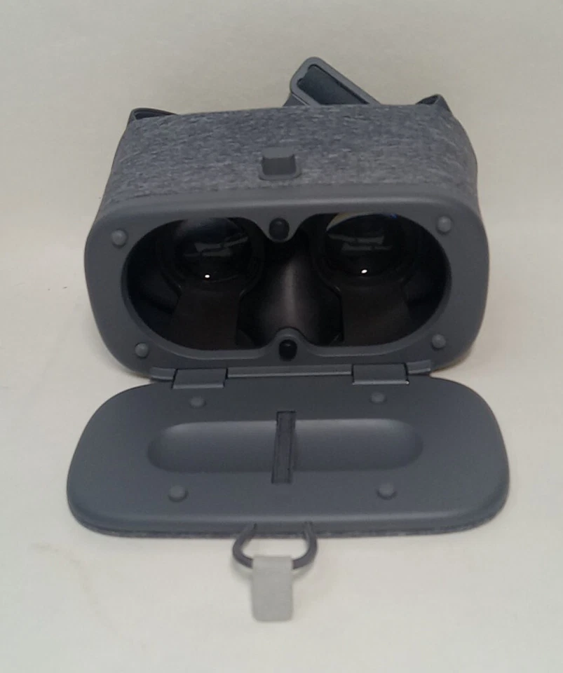 Google Daydream View Virtual Reality Headset Gray D9SHA No Remote - Image 2 of 4