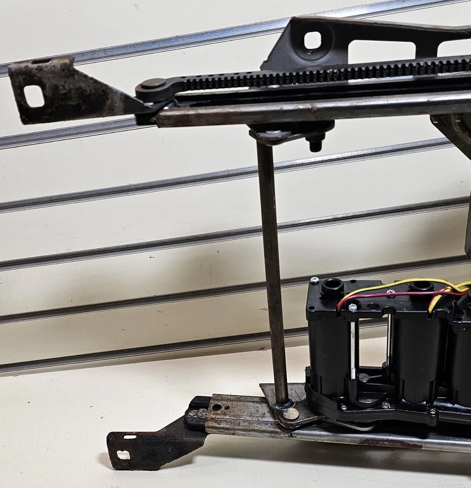 🔥98-11 林肯镇汽车 Mercury Grand Marquis 乘客右电动座椅轨道 — 第 3/4 张图片