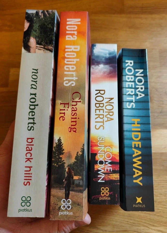 BOOK - Collection Of X4 Nora Roberts Novels Paperback Bundle Come Sundown - Image 2 of 2