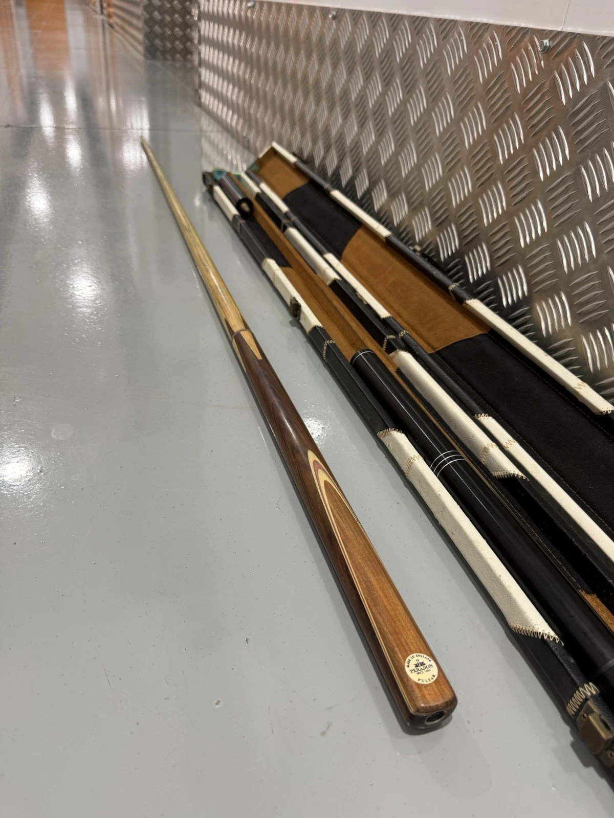Peradon Pulsar 3/4 Pool Cue In Hard Case 9
