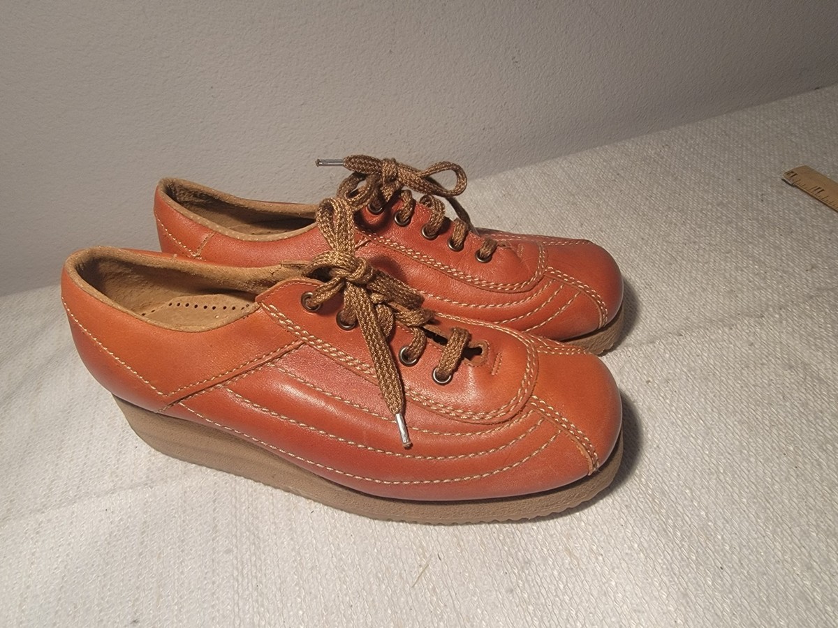 Women's Vintage 1970s Aspen Trail Finders Lace Up Platform