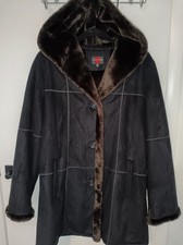 Gallery Women s Black Hooded Overcoat M Butto...