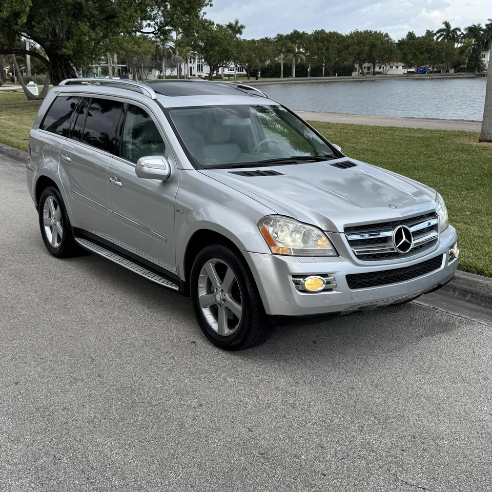 Mercedes-Benz Clase GL 2009 Bluetec AWD diésel único dueño con servicio rec Foto 2 de 4