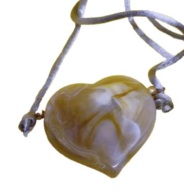 Vintage Acrylic Marbleized Pink Beige Sandy Heart Velour Chain Beautiful Details