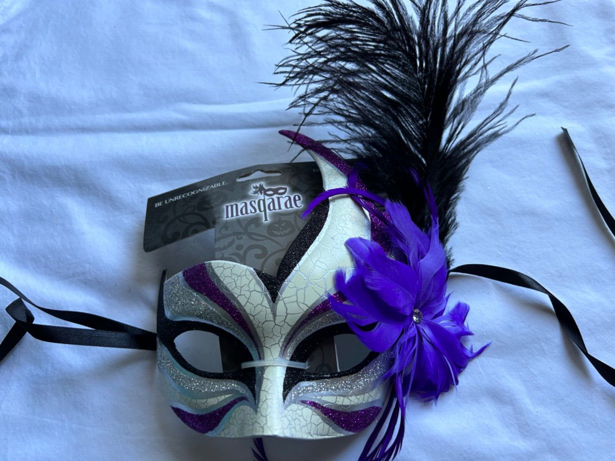 Venetian Side Bird Feather Mardi Gras Masqarae Women Purple