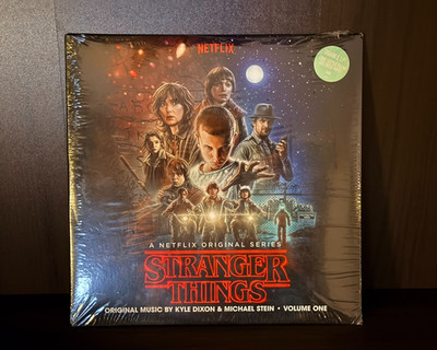 STRANGER THINGS Vol. 1 2LP RARE Coke Bottle Clear Vinyl UO Exclusive /500 SEALED