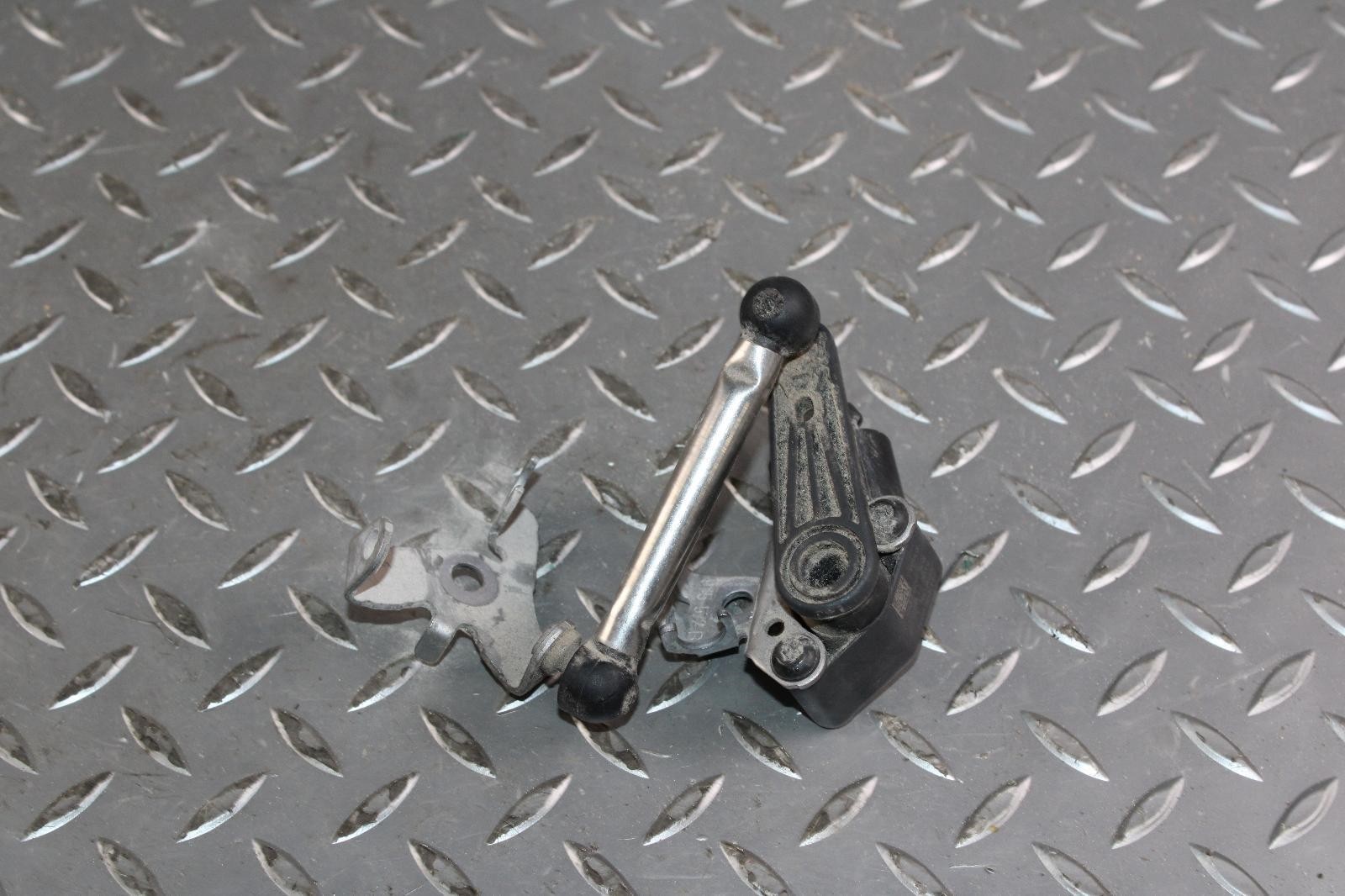 Bentley Continental GT 2019-2023 Rear Right Ride height sensor