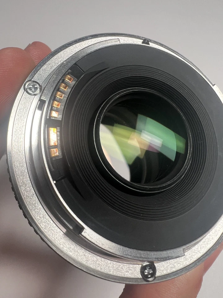 Canon EF 35mm f/2 Wide Angle Prime non-USM EF Lens Made In Japan - image 4 of 4