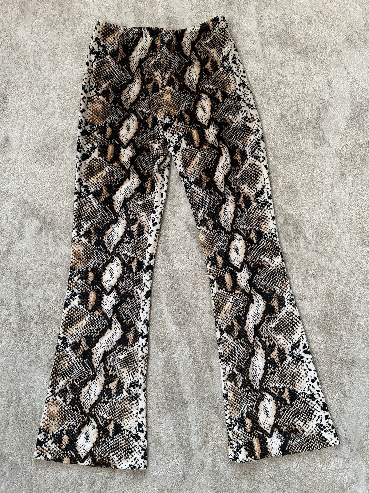CALLIPYGIAN Women's Size 0 Snake Print Flare Leg  Velour Stretch Pants NWT $195
