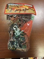 Western Hero Cowboys  Indians Plastic Play Set NIB, Tepee, Wagon, Figures