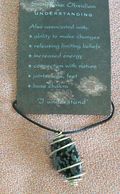 Echte natürliche geschliffene Schneeflocke Obsidian Edelstein Spirale Anhänger Halskette.