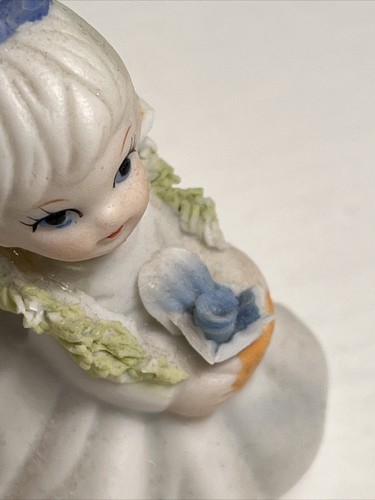 Vintage Napcoware 2" Little Girl Miniature Figurine Bone China ๐บ Flower Girl - Picture 3 of 8