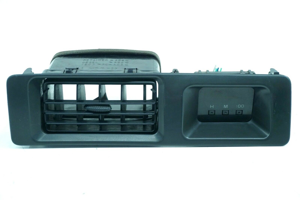 1995-1997 TOYOTA LAND CRUISER J80 CENTER DASH AIR VENT GRILLE