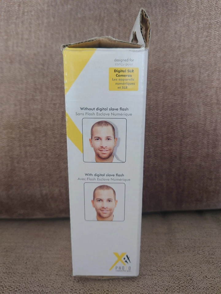 Xit Digital Slave Flash with Camera Bracket XTCF1BRK Working  - Image 3 of 4