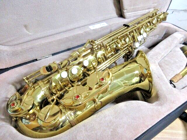 Yanagisawa A-900 Alto Saxophone Gold Lacquer with Hard Case Yanagisawa A-900 Alto Saxophone Gold Lacquer with Hard Case