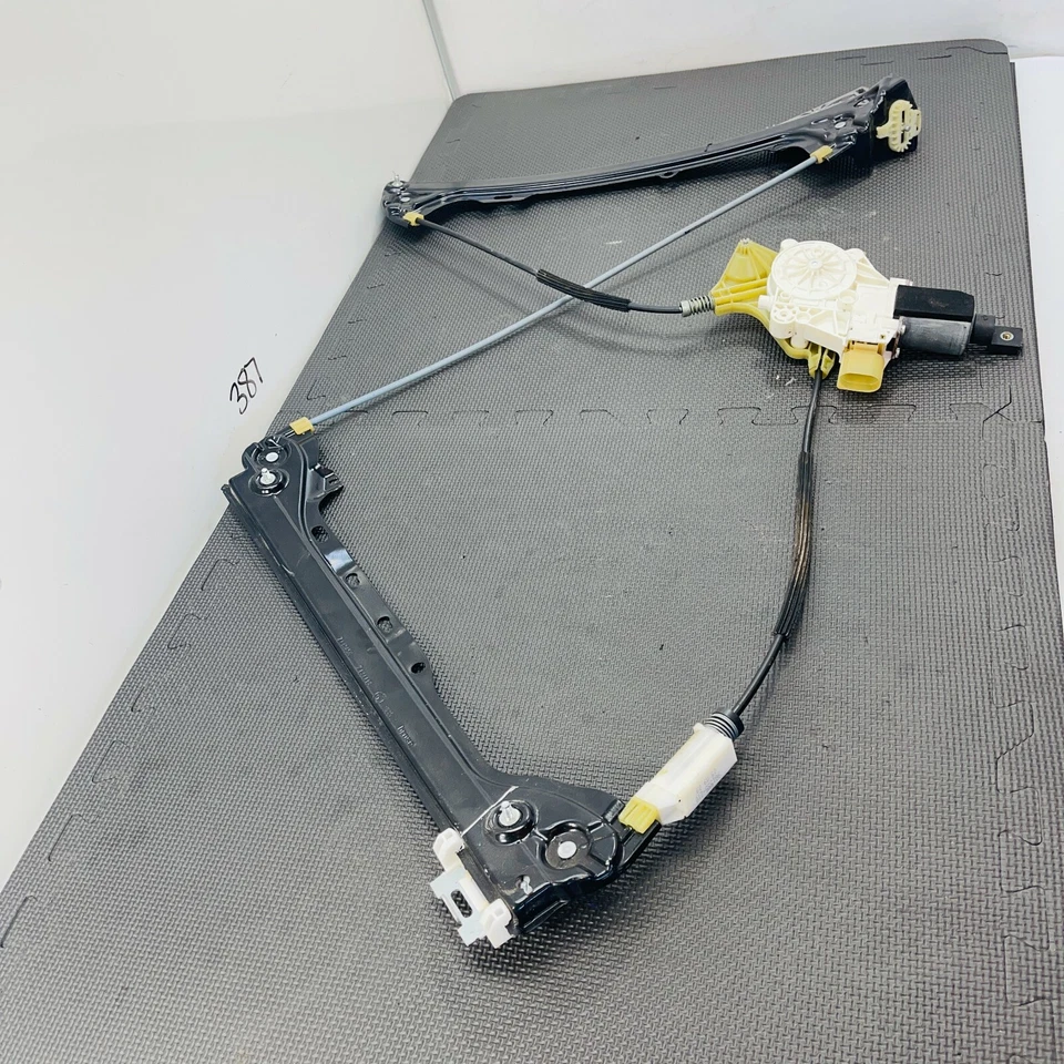 07-11 BMW 328i Regulador de Janela Frontal Direita de Passageiro com Motor OEM 7193456 - Imagem 2 de 4