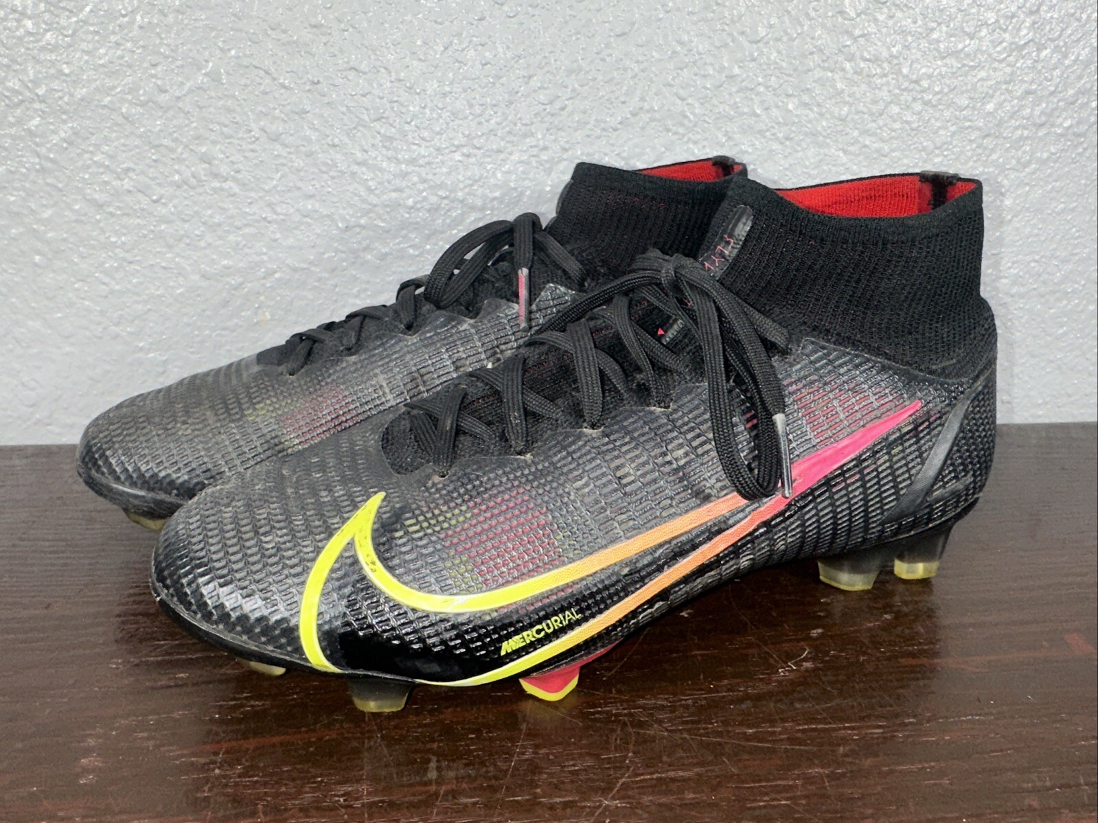 Picture 1 of 9