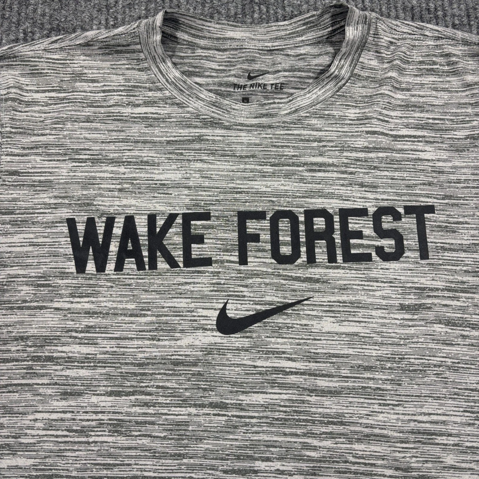 Nike T-Shirt Mens Medium Grey Wake Forest Dri-Fit Space Dye Activewear